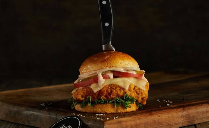 Crispy fried chicken sandwich w/cheese