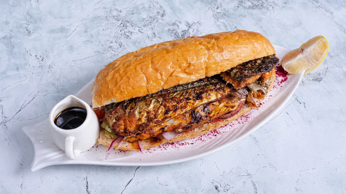İkili Forel Balığı Çörəkdə