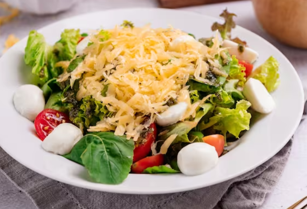 Salada com Tortinha de Frango