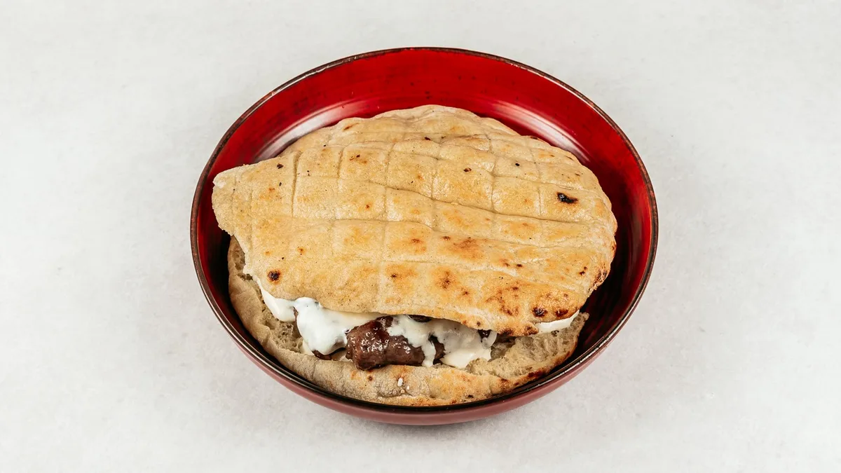 Ćevapi u umaku od kajmaka + Piće po izboru gratis🔥