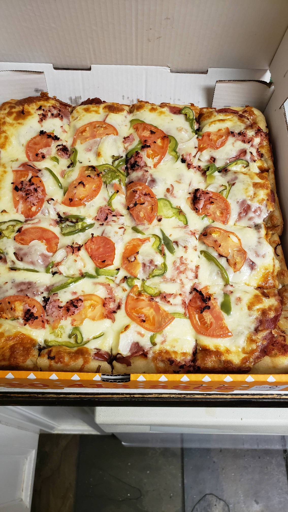 Large Mr. Universe Pizza