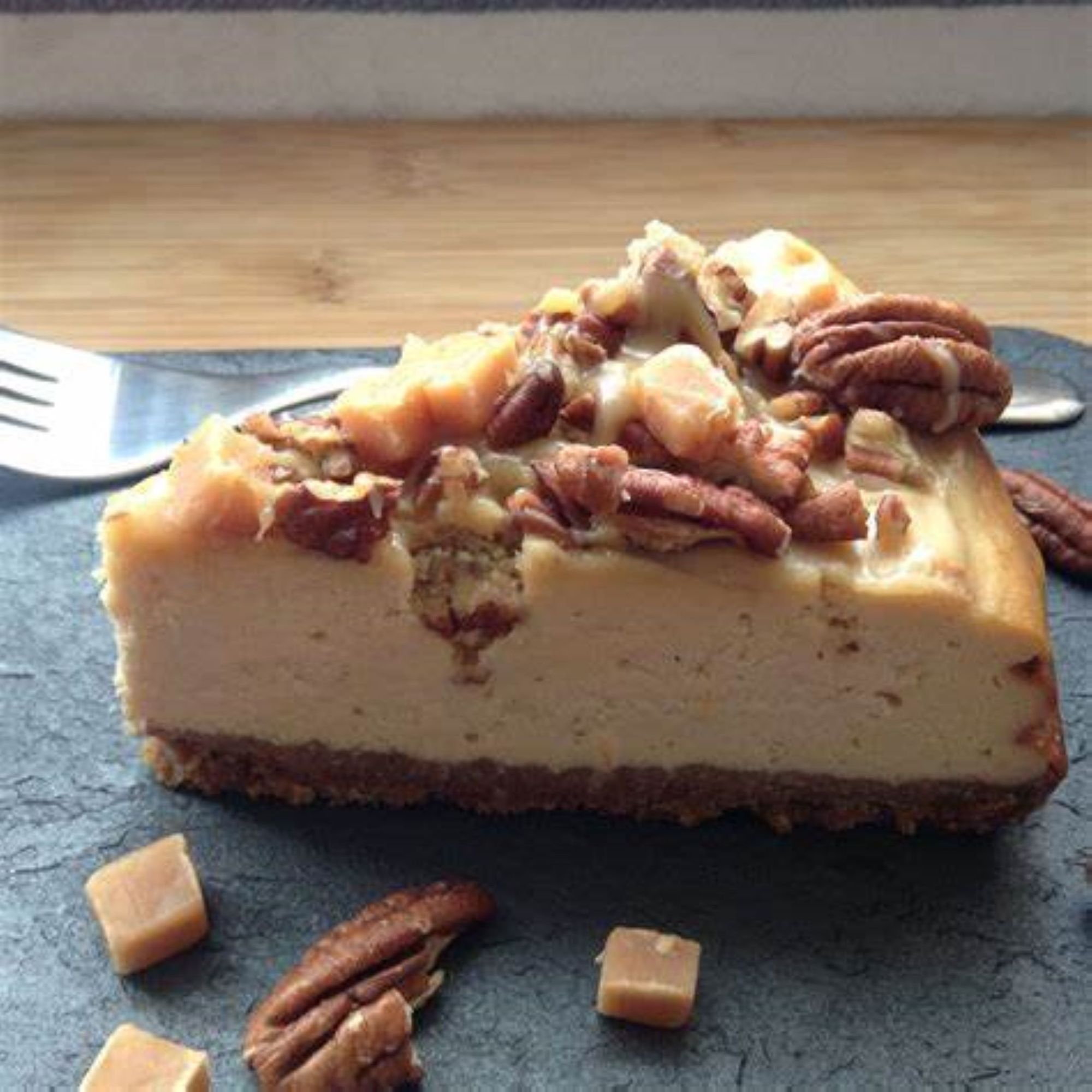 Pecan caramel Cheese cake Slice