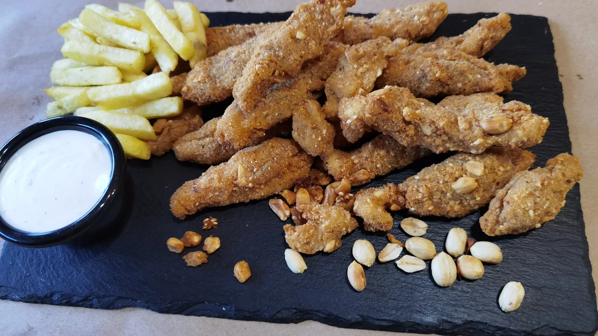 Pileći stapić sa kikirikijem 400 g