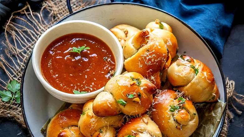 Garlic Knots