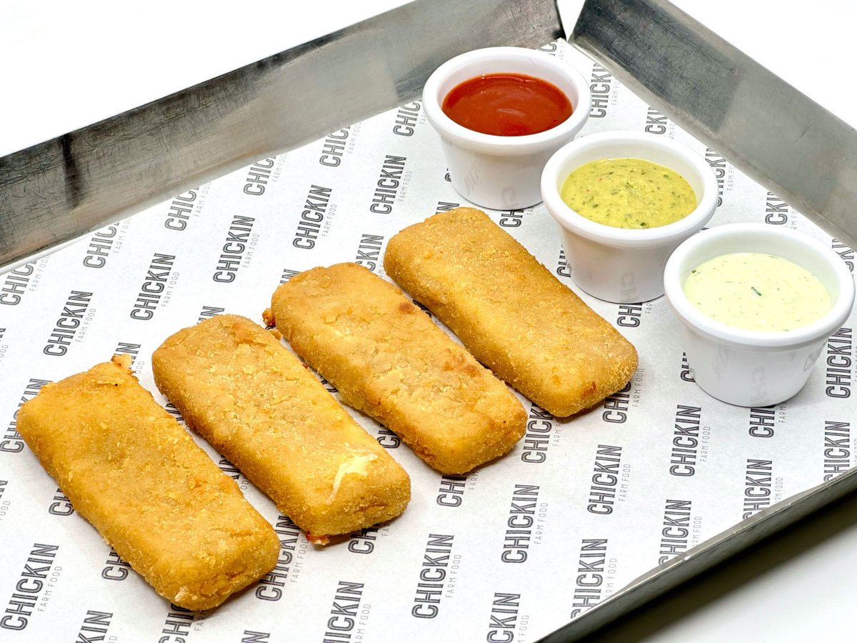 4x Cheese + 2 sauces