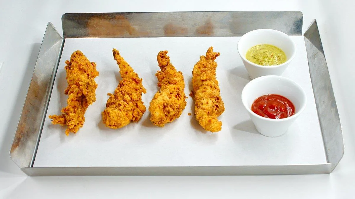 4x Strips + 2 sauces