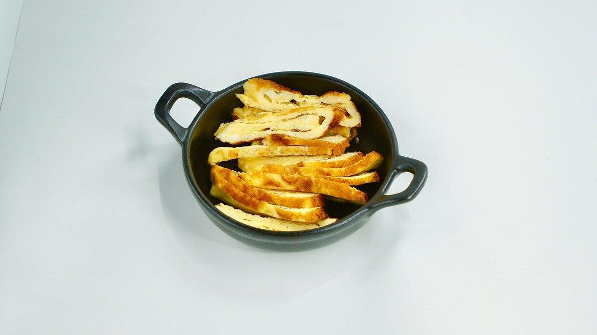 Extra sliced egg omelette