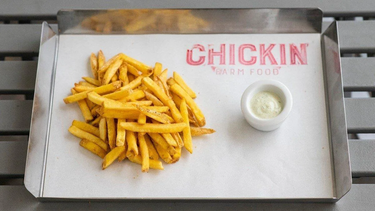Large french fries with double home-made tartar sauce