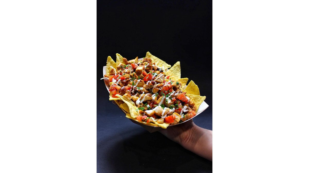 Super nachos cu pui la grill
