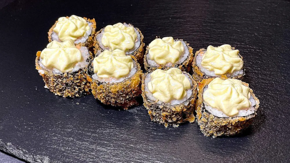 Fried salmon roll