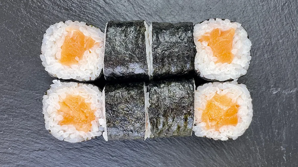 Salmon maki