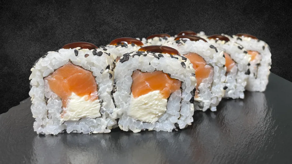 Salmon roll