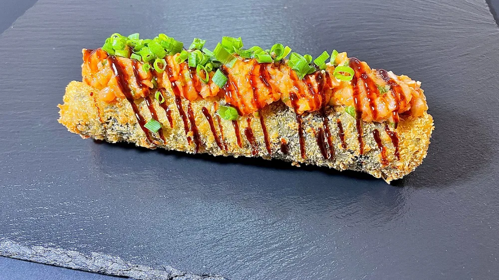 Salmon rolldog