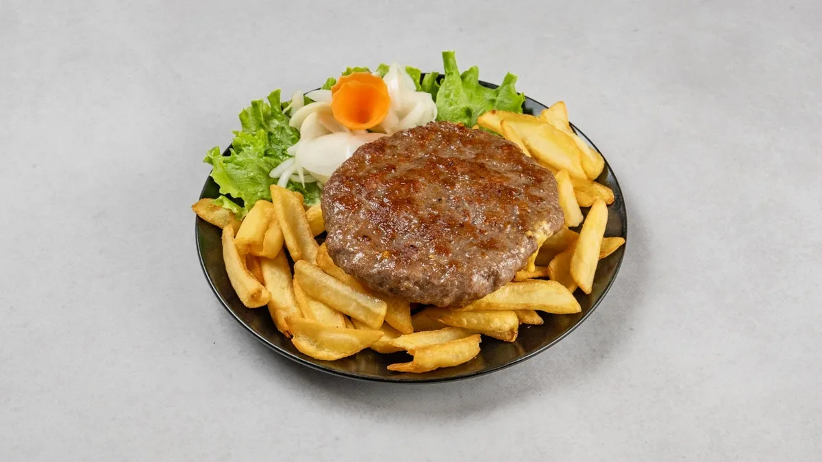 Pljeskavica punjena cheddar sirom za jednu osobu