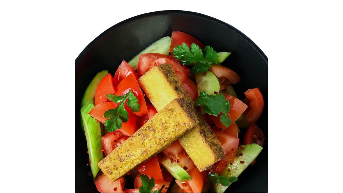 Salată cu legume și brânză tofu (320 g)