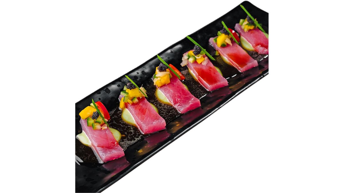 Sashimi din ton cu sos trufe și chutney de mentă (100 g)
