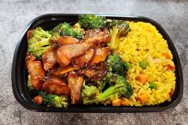 C2 Pork with Broccoli 芥兰叉烧