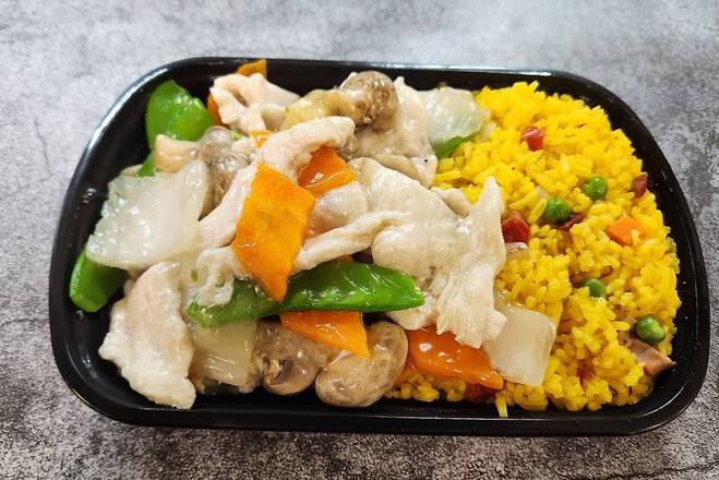 C29 Moo Goo Gai Pan 蘑菇几片