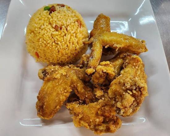 Fried Chicken Wings (8 pcs) with Roast Pork Fried Rice 鸡翅8/叉烧