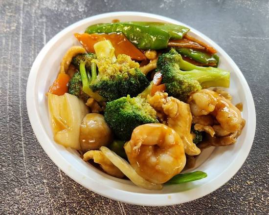 L22 Sauteed Chicken and Shrimp 炒双样