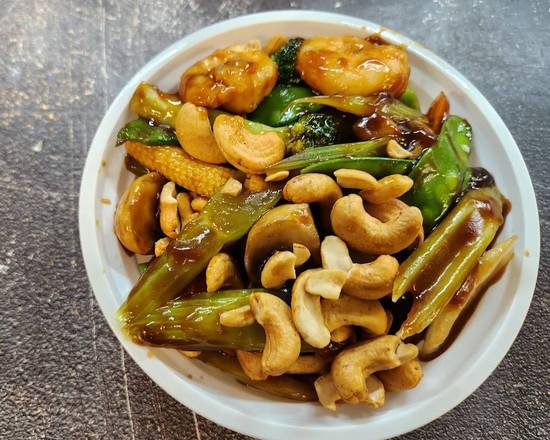 L24 Shrimp with Cashew Nuts 腰果虾