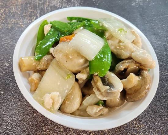L43 Moo Goo Gai Pan 蘑菇鸡片