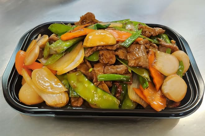 S12 Mongolian Beef 蒙古牛