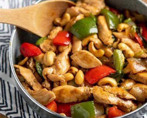 C23.Shrimp and Chicken with Cashew Nuts