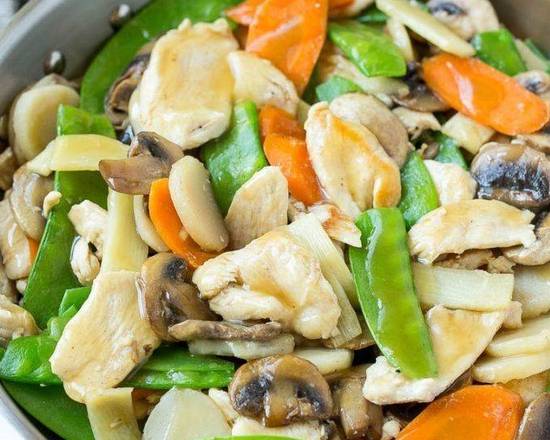 L12.Moo Goo Gai Pan