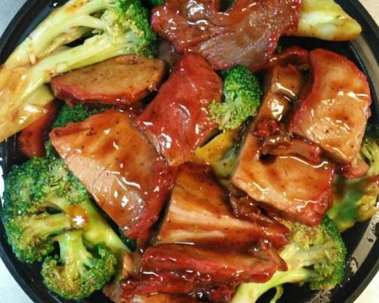 L16.Roast Pork with Broccoli