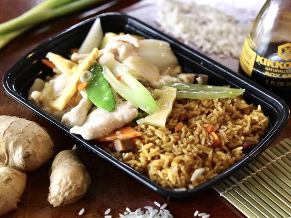Moo Goo Gai Pan (综) (蘑菇鸡片)