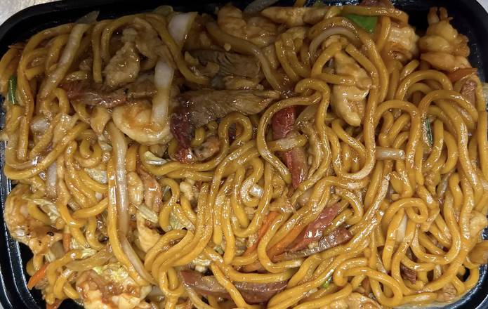 26. House Special Lo Mein