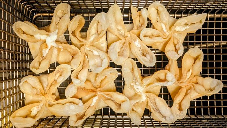 Crab Rangoons (8)