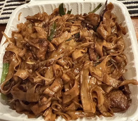 Beef Chow Fun 干炒牛河