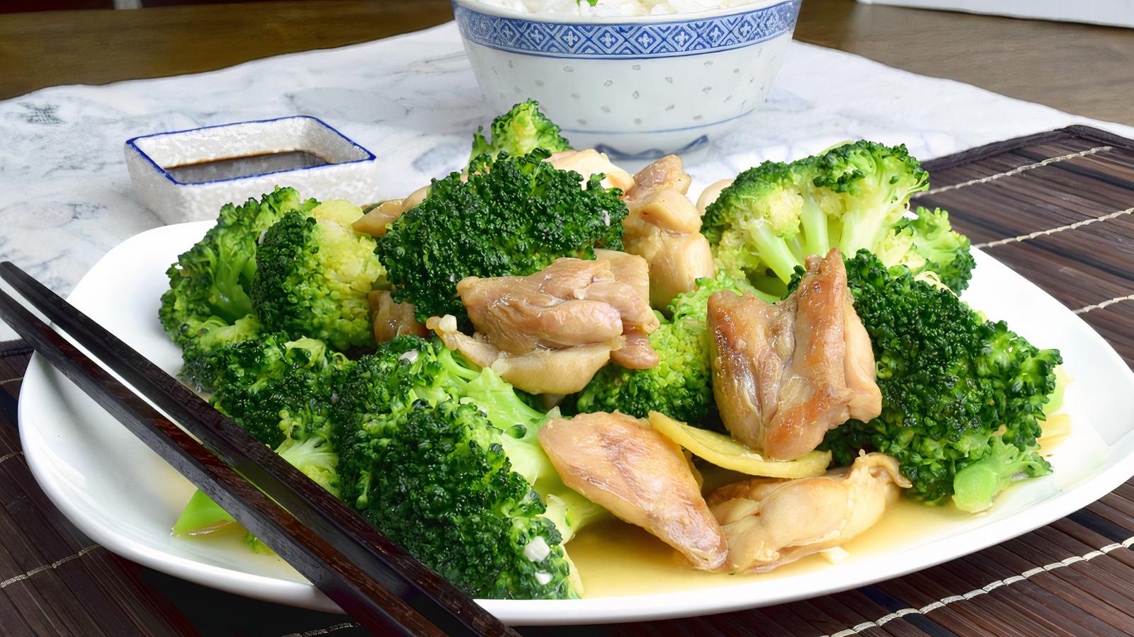 C4. Chicken with Broccoli