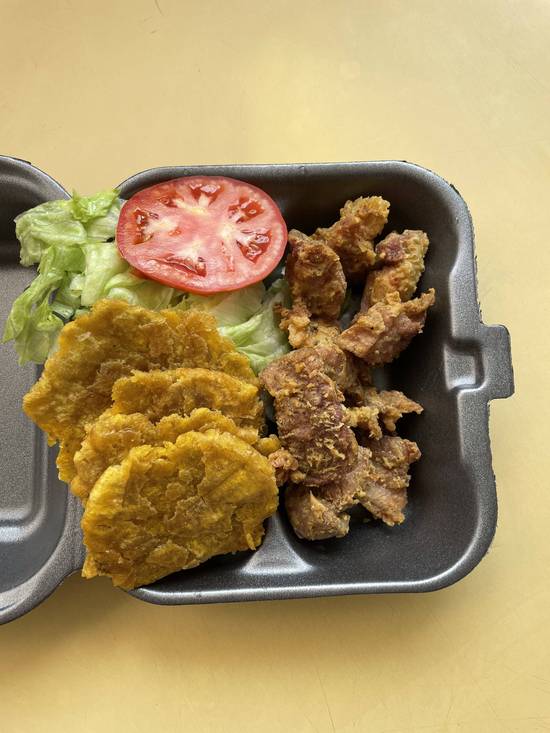 Carne Frita Tostones Y Ensalada