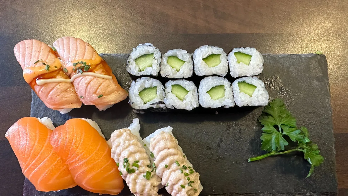 Sushi Box 6