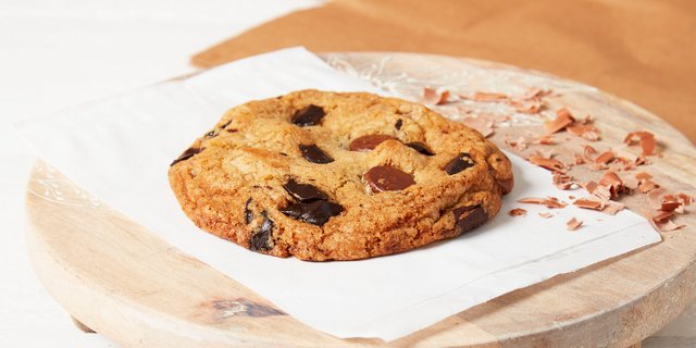 Chocolate Chunk Manifesto Cookie