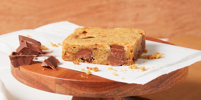Toffee Crunch Manifesto Blondie Bar