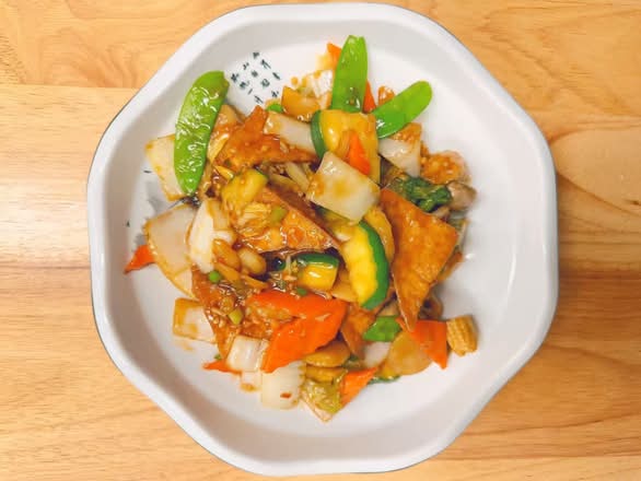 Fried Tofu with Vegetable (Vegetables)