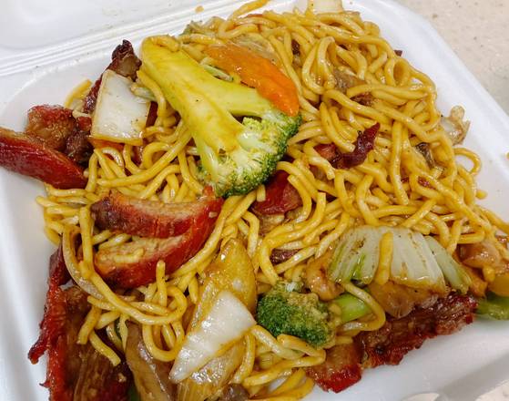 Lo Mein de Carne Ahumada