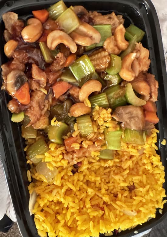 C23 Chicken with Cashew Nuts