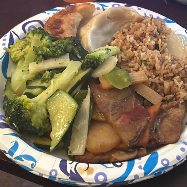 26. Vegetables with Sliced Barbecued Pork