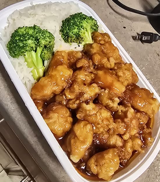 General Tso's Chicken (Combo) C.左宗鸡