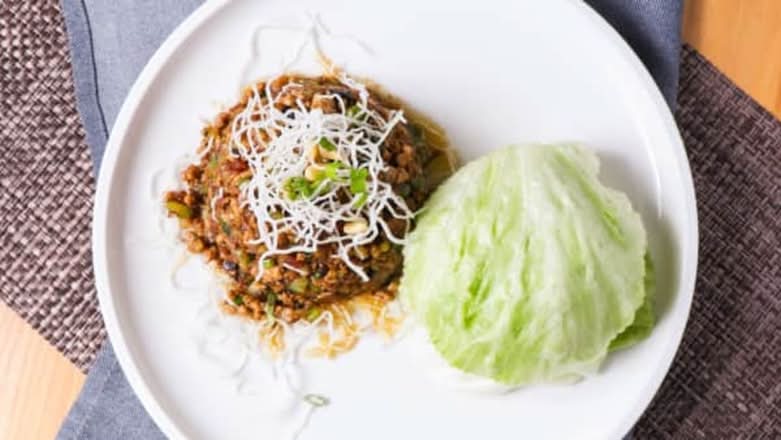 "Betelnut" Minced Chicken Lettuce Cup (6) (sf)