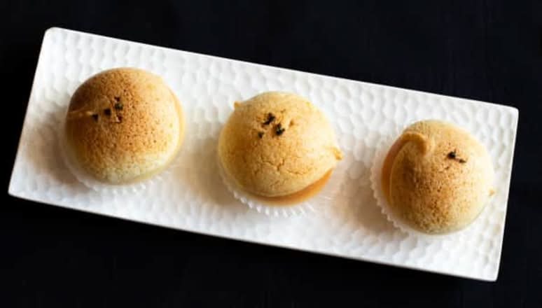 Char Siu BBQ Pork " Dutch Crunch" Baked Buns (3) (sf)