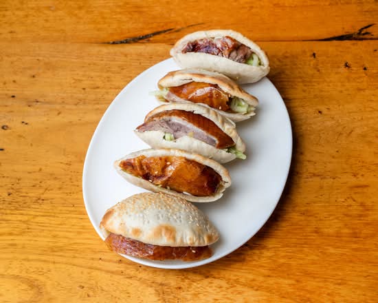 "Peking Duck" with Kumquat Glaze, Traditional Condiments, 5 Sesame Pockets (sf)
