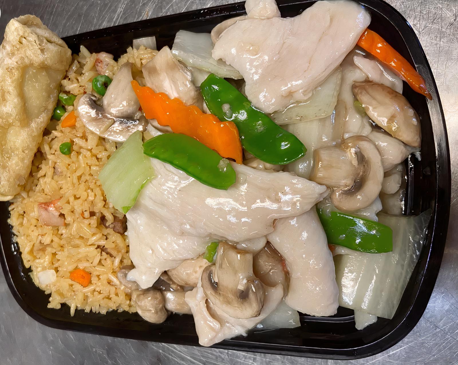 C7. Moo Goo Gai Pan Combo/ 蘑菇鸡片