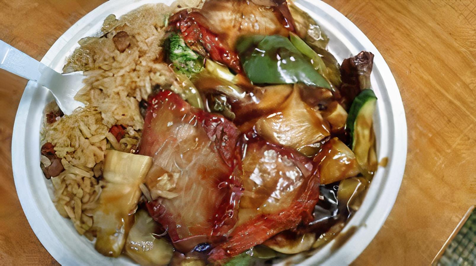 L17. Roast Pork with Mixed Veg / 什菜叉烧