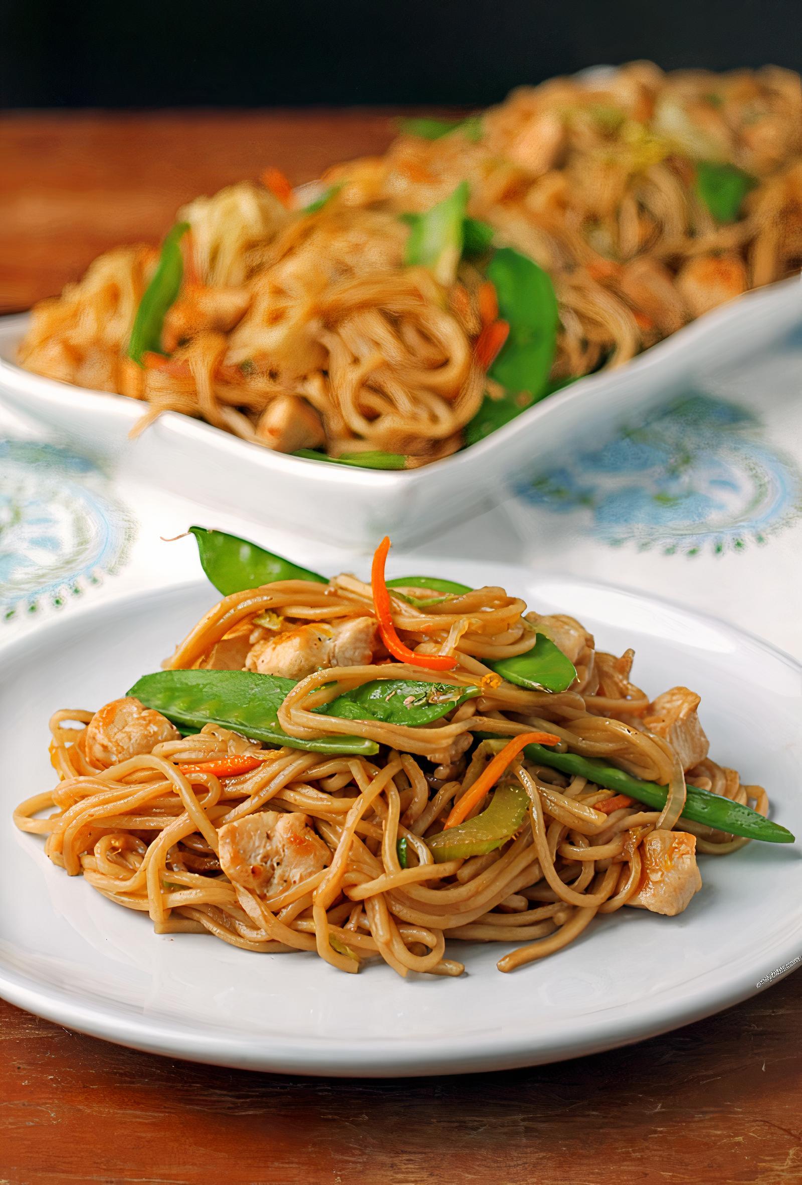 L4. Chicken (Pork) Lo Mein / 鸡叉烧捞面